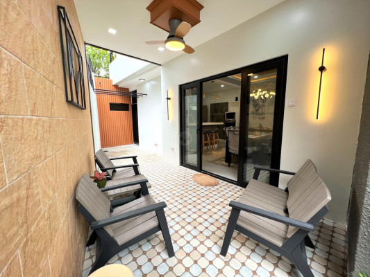 Outstanding Dream House and Lot for Sale in BF Resort Village