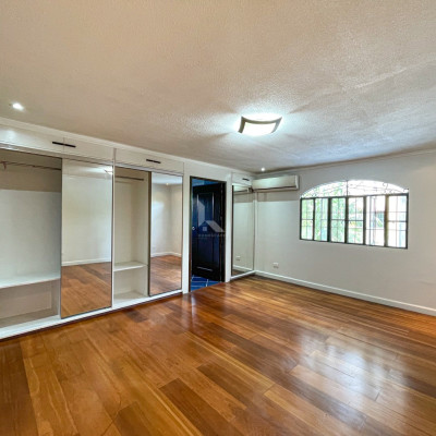Classy Contemporary House and Lot For Sale in Merville Park, Paranaque City