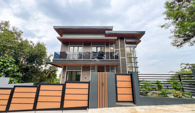 Remarkable Modern Contemporary House and Lot