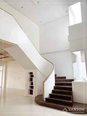 HOUSE AND LOT FOR SALE IN PROJECT 4, QUEZON CITY