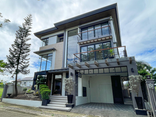 Astounding Fully Furnished Modern Home For Sale in The Mansion South Forbes