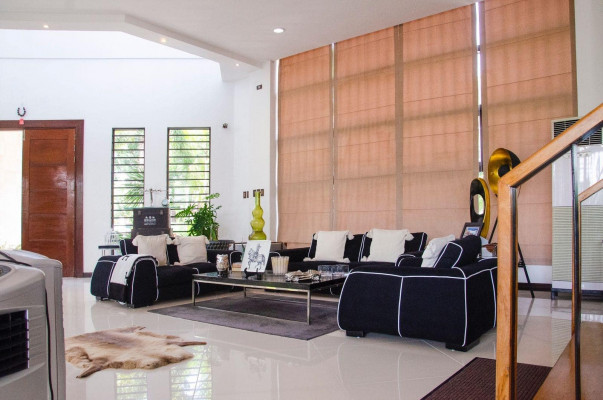 A Modern Corner House and Lot for Sale in Alabang