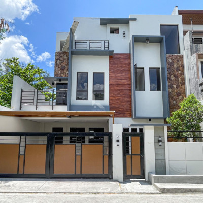 Remarkable Refurbished Modern House For Sale