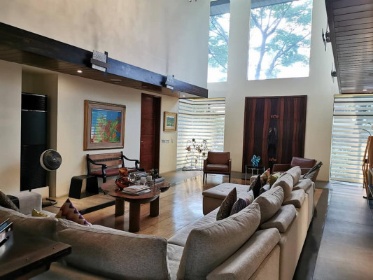 VALLE VERDE 1 Prime Location, corner property,