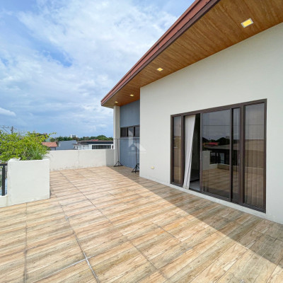 Cozy Modern Tropical House and Lot For Sale
