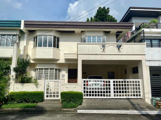 PRE-OWNED HOUSE AND LOT FOR SALE NORTH SUSANA EXECUTIVE VILLAGE