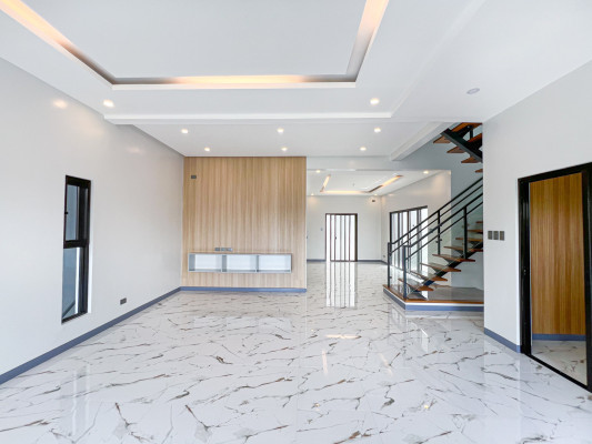 Gorgeous Home For Sale in Edgewood Place