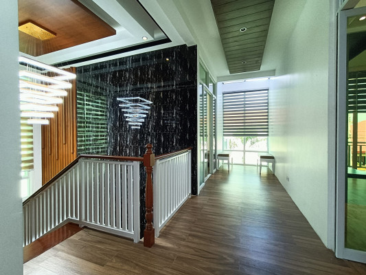 New & Ultra Modern House & Lot