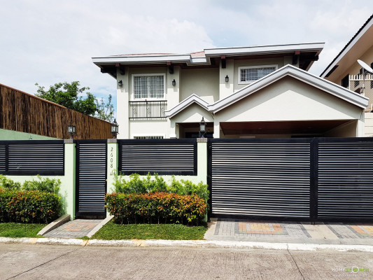 7-bedroom Contemporary Home With Front Garden For Sale