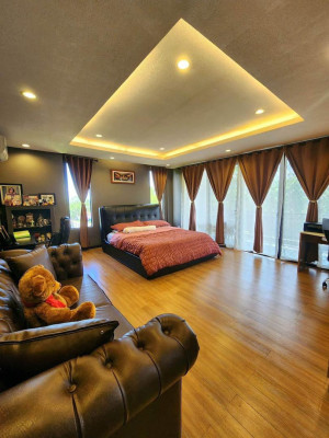 A Spacious Family Home for Sale in Laguna
