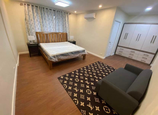 HOUSE FOR SALE IN MULTINATIONAL VILLAGE PARAÑAQUE CITY