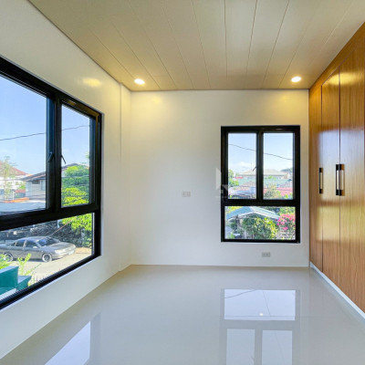 Superb Spacious Modern Home with a Cozy Pool For Sale in BF Homes