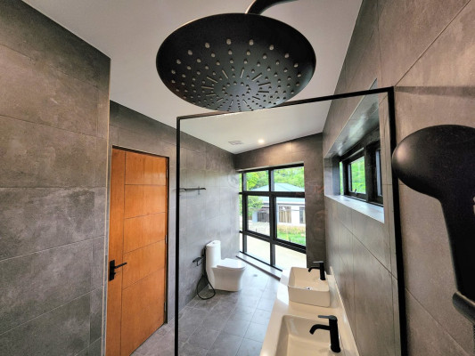 Awesome Lavish House and Lot For Sale