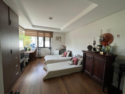 A Grand Family Home for Sale in Ayala Alabang.