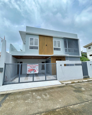 Brand New Modern Contemporary House for Sale in Greenwoods Executive Village