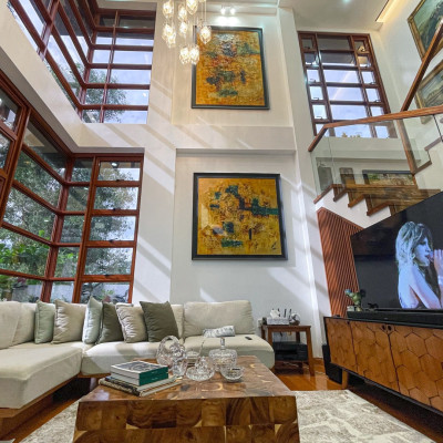 Elegant Modern Tropical House and Lot For Sale in Susana Heights