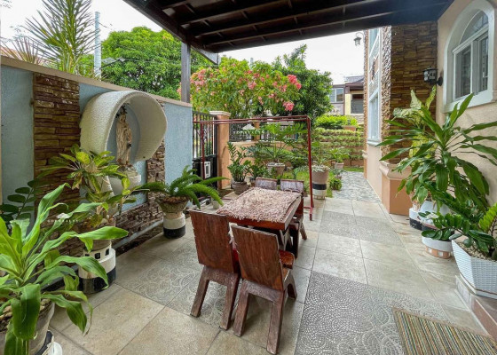 Homey 5BR House and Lot for Sale in El  Paseo De Fortunata