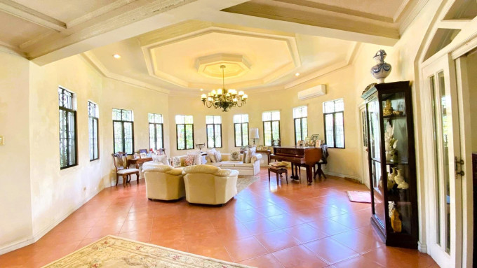 A Majestic 4 Bedroom House and Lot for Sale in Multinational Village