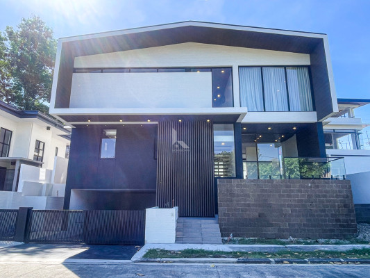 Classy Modern Contemporary House and Lot For Sale in Lindenwood Residences,