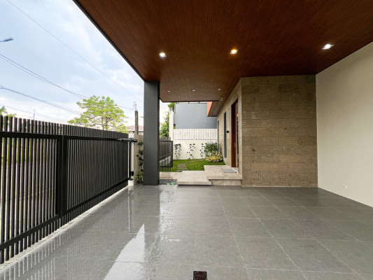 Stunning Modern Industrial House and Lot for Sale