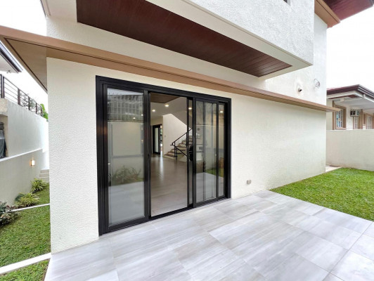 Ultramodern Charming House and Lot for Sale in Filheights Subd.