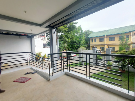 SEMI FURNISHED TWO STOREY HOUSE IN BETTER LIVING PARANAQUE