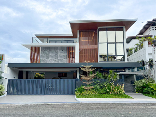 Superb Brand New Modern Contemporary House and Lot For Sale