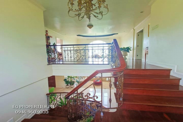 HOUSE AND LOT FOR SALE IN ROYALE CEBU CONSOLACION