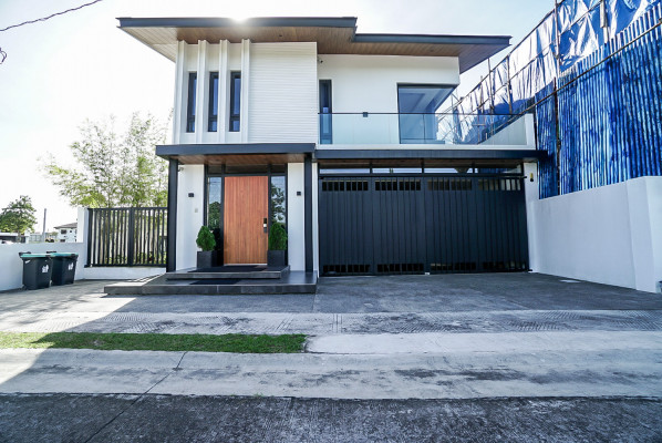Polished and stylish. This newly listed property in Laguna