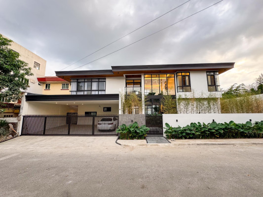 Majestic 5 Bedroom House and Lot for Sale in Quezon City