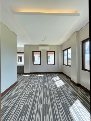Brand new Modern House w/ Overlooking View of Metro Manila