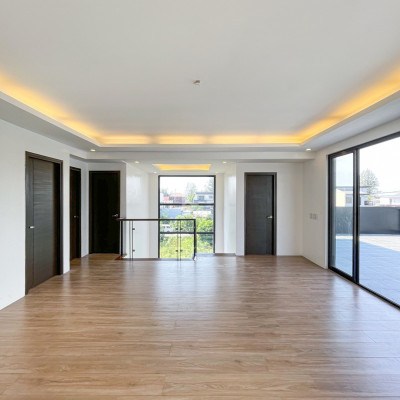Impeccable Modern Industrial House and Lot For Sale