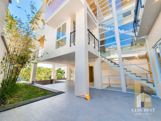 Luxury House for Sale in Maria Luisa Banilad