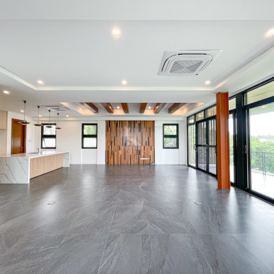 Elegant Modern Contemporary House with Elevator For Sale