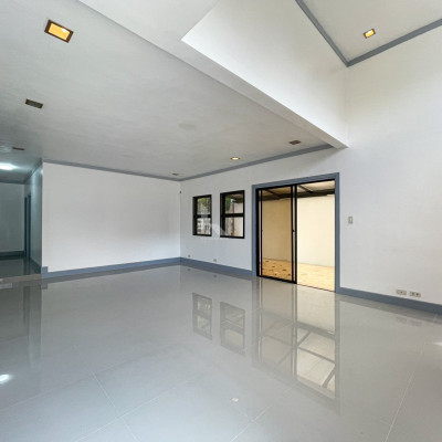 Elegant Contemporary Bungalow Home For Sale in BF Homes, Parañaque City