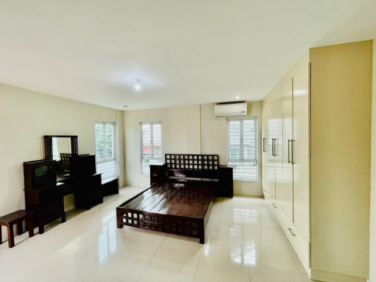 Ravishing House & Lot for Sale in Better Living Parañaque City