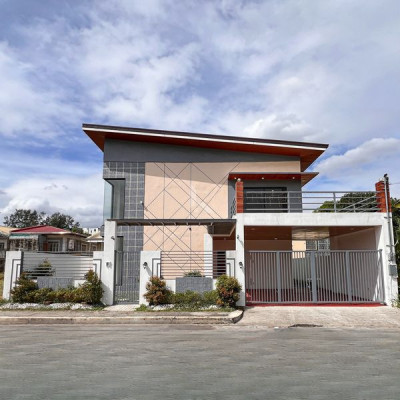 Sophisticated Designer Home For Sale