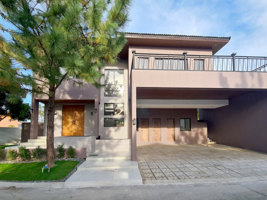 Luxurious Italian-inspired House for Sale in Portofino Heights in Vista, Alabang