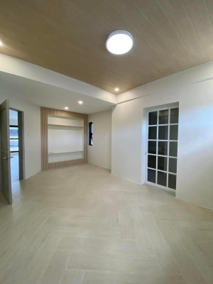 Modern Scandinavian House for Sale in Greenwoods Executive Village