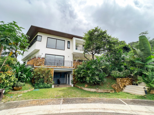 Stunning 3-Bedroom House for Sale in Anvaya Cove, Bataan