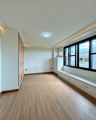 Brand New Modern 3-Storey 7-bedroom House for Sale