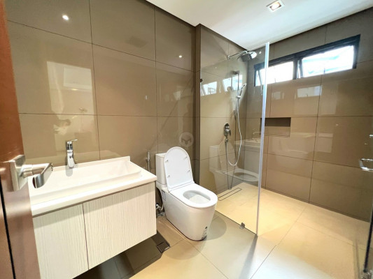 Enchanting Townhouse for Sale across Arca South