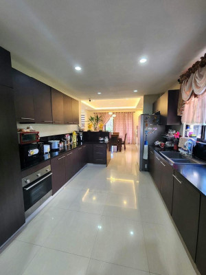 A Spacious Family Home for Sale in Laguna