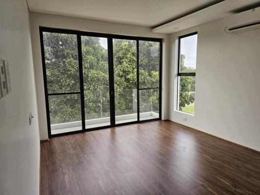 VENARE HOUSE AND LOT NUVALI