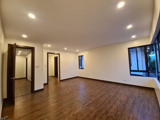 New Modern Home in BF Paranaque: A Real Charmer!