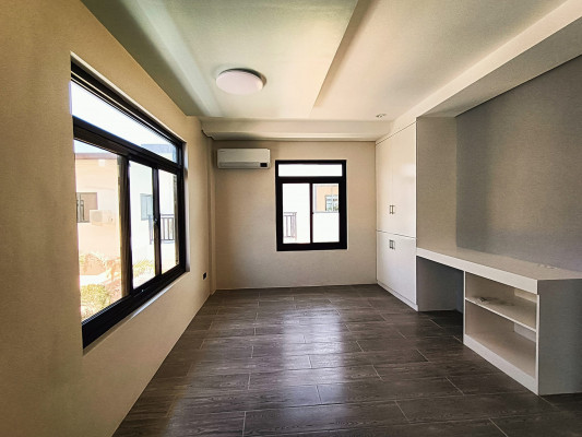 BRANDNEW MODERN HOUSE FOR SALE W/ POOL IN ANGELES CITY NEAR KOREAN TOWN
