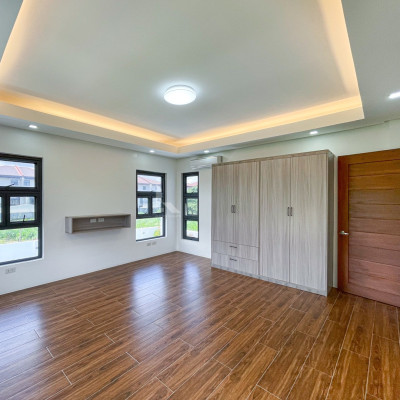 Sophisticated Modern Contemporary House and Lot For Sale