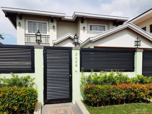 7-bedroom Contemporary Home With Front Garden For Sale