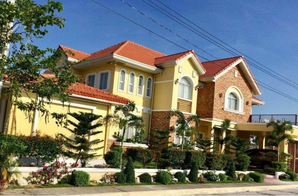 HOUSE AND LOT FOR SALE AT HERITAGE PLACE ANGELES PAMPANGA