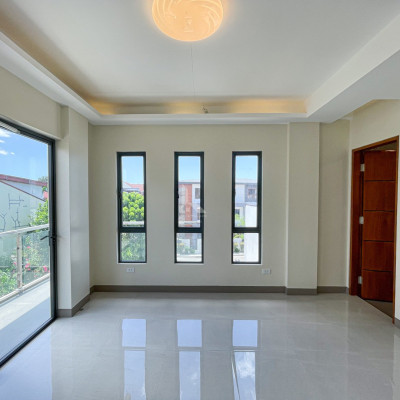 Sophisticated Modern Industrial House and Lot For Sale